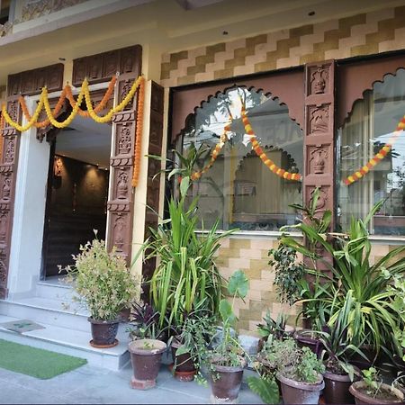 Hotel Rani Palace At Lake Fatehsagar Udaipur Kültér fotó